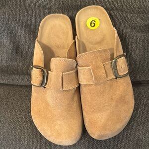 Cushionaire Chestnut Women’s Suede Slip-On Shoes Size 9